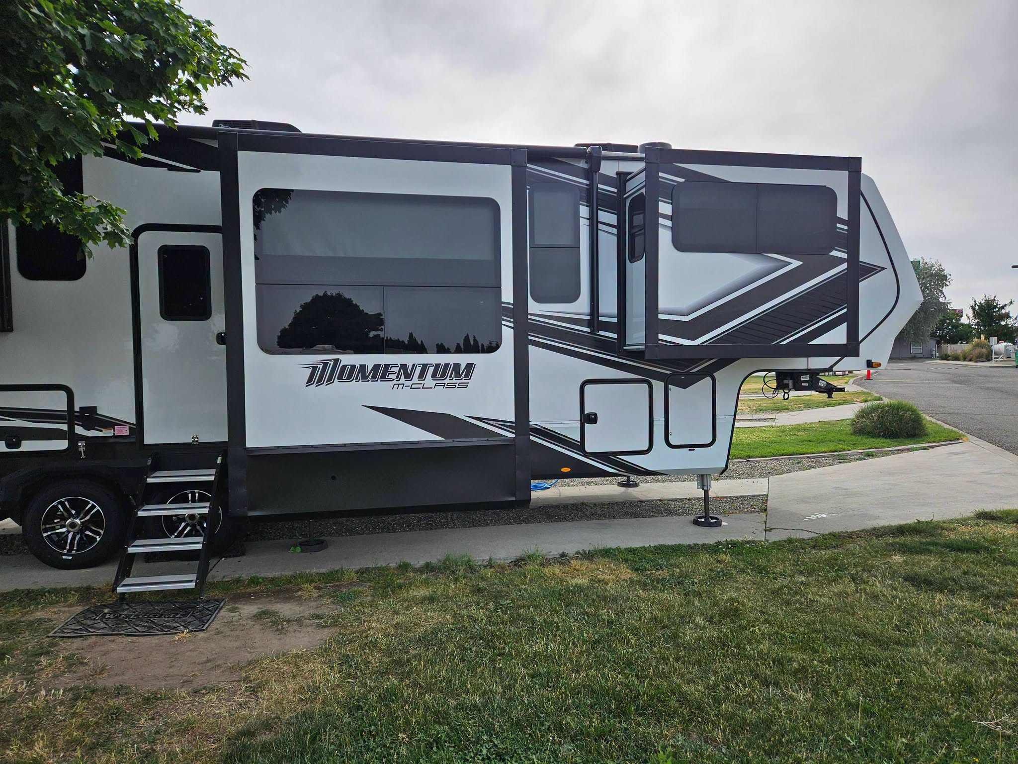 Clean Momentum fifth-wheel RV side view